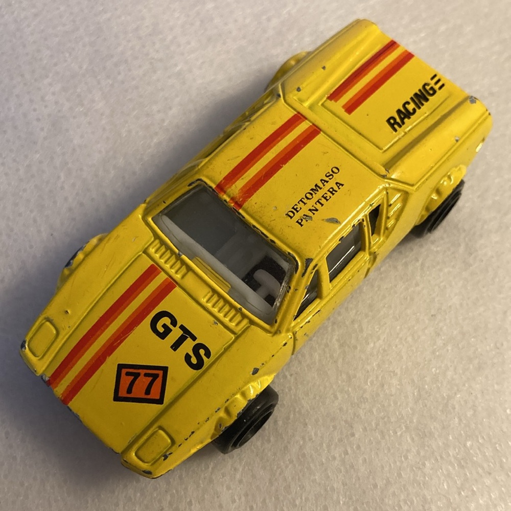 Vintage 1985 GTS 77 Welly DeTomaso Pantera Yellow 1:64 Die Cast Metal Racing Car